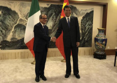 Il ministro Giovanni Tria incontra a Pechino il ministro delle Finanze cinese Liu Kun nell'ambito della sua missione in Cina