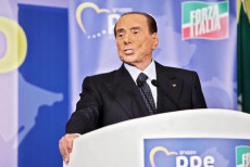 Silvio Berlusconi ad una riunione di "Forza Italia" (FI).