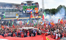 Tifosi della Ferrari a Monza per il Gp Italia.