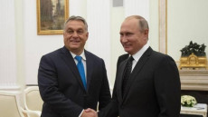 Orban al Cremlino ricevuto da Putin