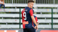 Piatek, il centravanti del Genoa in maglia rossoblu