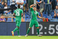 Giovanni Simeone festeggia un gol.