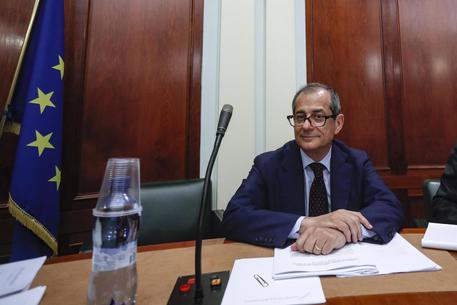 Il ministro dell'Economia Giovanni Tria in commissione Finanze del Senato. Manovra.