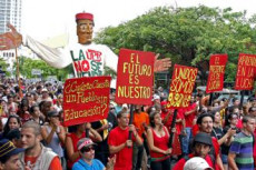 Marcia per i diritti dei "latinos" che vivono in Usa. Ius soli