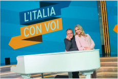 Rai Italia: L'Italia con Voi, condotto da Monica Marangoni e con la partecipazione di Stefano Palatresi al pianoforte