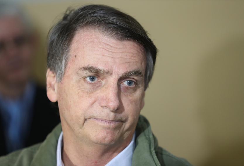 Jair Bolsonaro perde popolaritá per gestione vaccini.