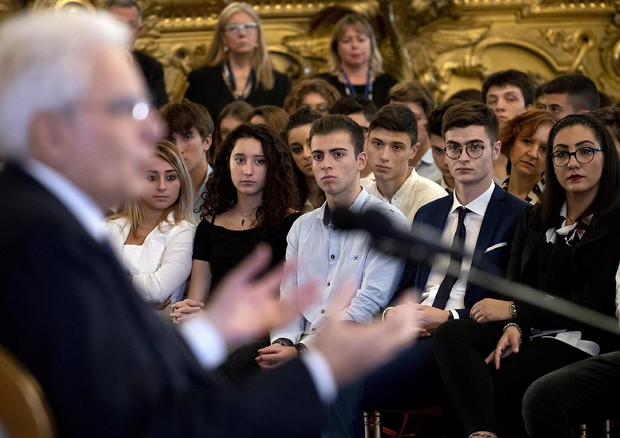 Il presidente della Repubblica Sergio Mattarella in occasione dell'incontro con alcune scolaresche delle Scuole Secondarie di II grado