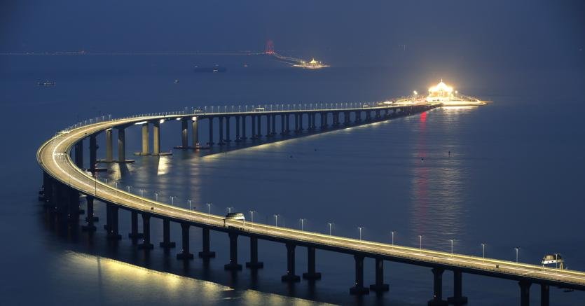 Il ponte sul mare più lungo del mondo è cinese