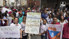 Trabajadores de la Universidad Central de Venezuela, protestan por sus derechos y anuncian 24 horas de paro universitario