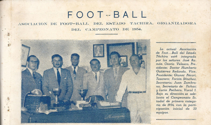 Una foto del libro che parla della storia del calcio nello stato Táchira