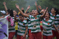 Le venezuelane di Flor de Patria festeggiano la vittoria sul Cerro Porteño.