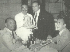 Una foto histórica con los fundadores de Cinesa.