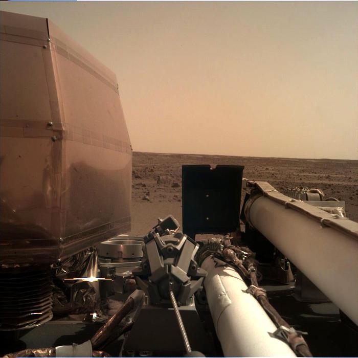 Il primo selfie da Marte del lander Insight