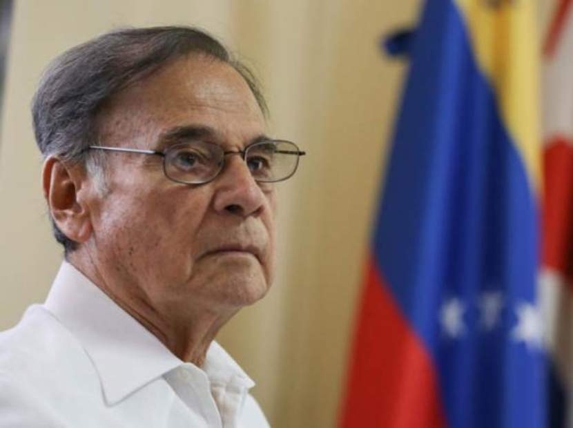 Rodríguez Araque fue ministro de Energía y Petróleo, presidente de PDVSA, ex Secretario General de la Unión de Naciones Suramericanas (UNASUR) y actualmente estaba designado como Embajador en Cuba.