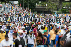 Las acciones demuestran que los venezolanos han salido a exigir sus derechos y a rechazar las políticas del gobierno que tiene al país sumergido en una emergencia humanitaria. El año 2018 podría señalarse como record en protestas y en 10 meses se superó el índice de protestas de 2017 e incluso de 2014.