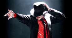 Michael Jackson durante un'esibizione live