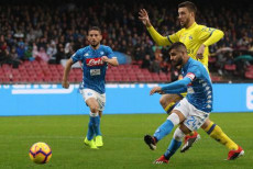 Lorenzo Insigne in azione nella partita pareggiata dal Napoli contro il Chievo.