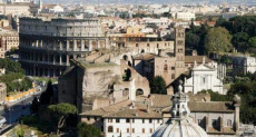 Pasqua: Roma città d'arte, con vista al Colosseo.