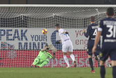Chievo - Inter 0-1: al 39' pt azione Icardi-D'Ambrosio, palla al centro per Perisic che da pochi passi batte facilmente Sorrentino.