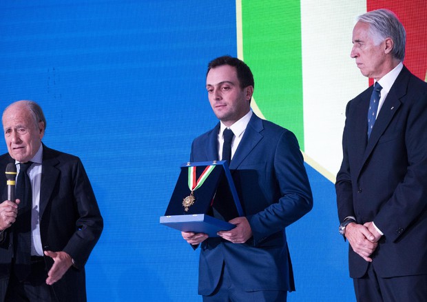 Francesco Molinari riceve il Collare d'Oro al merito sportivo.
