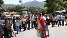 El candidato Cardozo llama a los jóvenes a rescatar a Venezuela, como una nueva forma de hacer política desde las bases de las comunidades organizadas. Invita a sumarse al proyecto Primer Empleo profesiona,l por medio de pasantías.