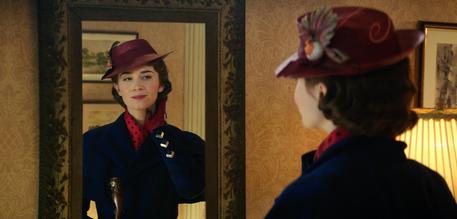 "Mary Poppins Returns": Emily Blunt nel ruolo iconico di Julie Andrews.