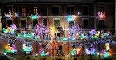 La spettacolare rassegna Luci di Artista trasforma la città di Salerno in un tripudio di luci e colori. Natale