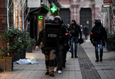 Le forze dell'antiterrorismo francese French National Police BRI (Research and Intervention Brigade) pattugliano le strade di Strasburgo.