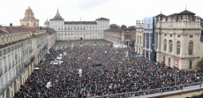 La manifestazione pro- TAV in piazza Castello a Torino.