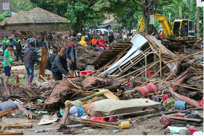 Tsunami in Indonesia, quasi 800 feriti,