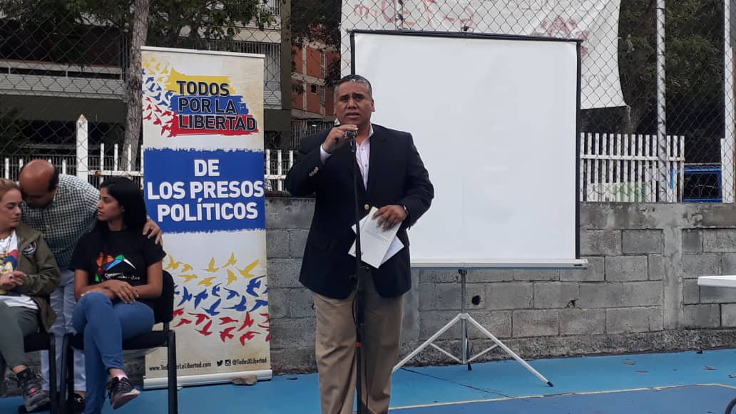 La Coalición de DDHH tras aplaudir la iniciativa de la AN de proponer una Ley de Amnistía para los funcionarios que ayuden a la construcción de la patria, denunció que para la fecha existen en Venezuela 402 detenidos políticos.