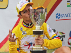 Nel 2015 Rujano bacia la coppa della Vuelta al Táchira.