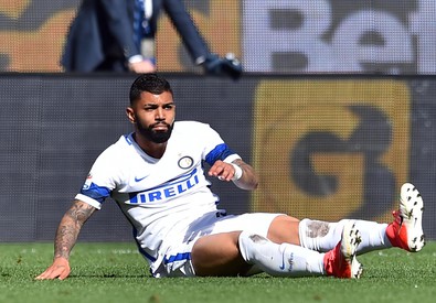 Gabigol a terra in una partita dell'Inter.