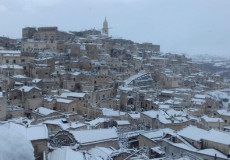 I Sassi di Matera imbiancati dalla neve.