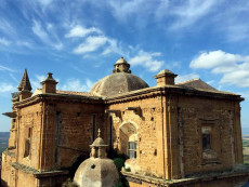 La Chiesa Madre di Sambuca di Sicilia. Il paese in provincia di Agrigento è stato eletto 'borgo più bello d'Italia'.