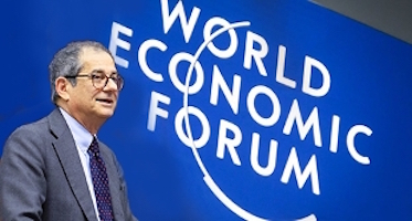 Il ministro dell'Economia, Giovanni Tria durante il suo intervento a Davos.