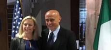Il ministro degli Interni Minniti con l'omologa americana Kirstjen Nielsen.