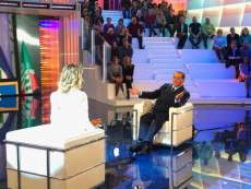Una foto presa dal profilo Twitter di Silvio Berlusconi, ospite di Pomeriggio5 su Canale 5.