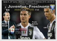Il tabellone della partita Juventus - Frosinone con le foto di Allegri e CR7