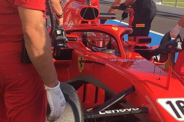 Leclerc a bordo della Ferrari.