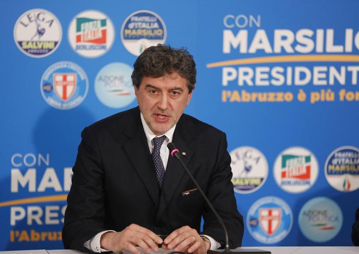 Marco Marsilio, il neo presidente della Regione Abruzzo durante una conferenza stampa nella elettorale.