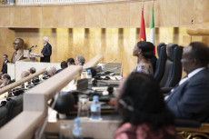 Il Presidente della Repubblica Sergio Mattarella con la Sig.ra Laura,all'Assemblea Nazionale durante la sua prolusione davanti ai parlamentari riuniti in sessione solenne,in occasione della visita di Stato nella Repubblica dell'Angola.