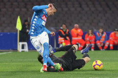Scontro tra José Callejon e il portire granata Salvatore Sirigu durante la partita pareggiata dal Napoli contro il Torino.