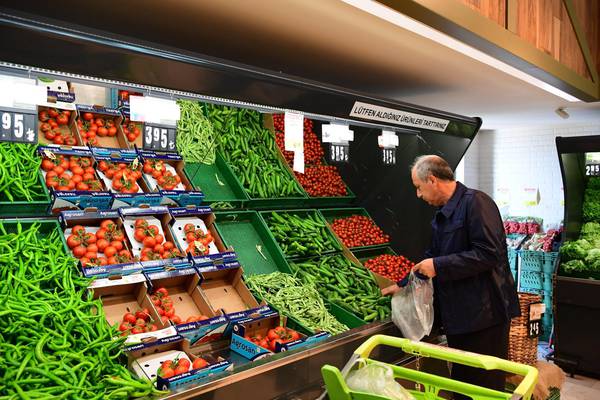 Turchia: prezzi calmierati al supermercato di frutta e verdura. Erdogan