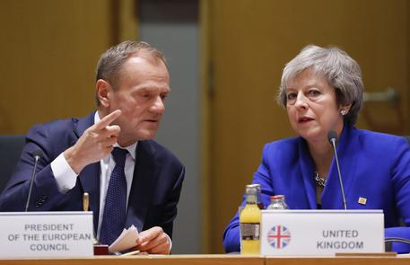 Il presidente del Consiglio Europeo, Donald Tusk e la primo ministro inglese Theresa May. No deal
