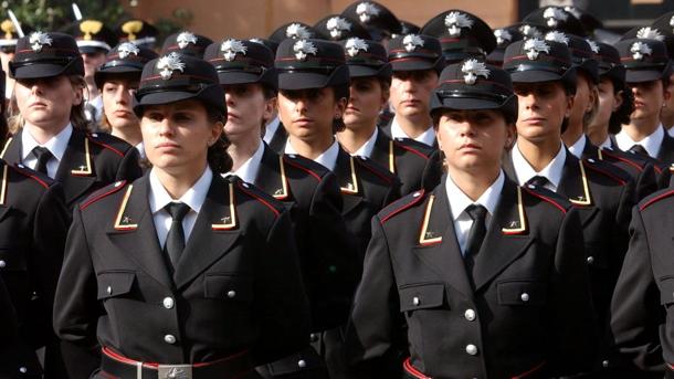 Reparto di Carabinieri donne.