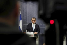 Il dimissionario premier centrista della Finlandia, Juha Sipila durante una conferenza stampa.