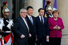 Jean-Claude Juncker, Xi Jinping, Emmanuel Macron e Angela Merkel: