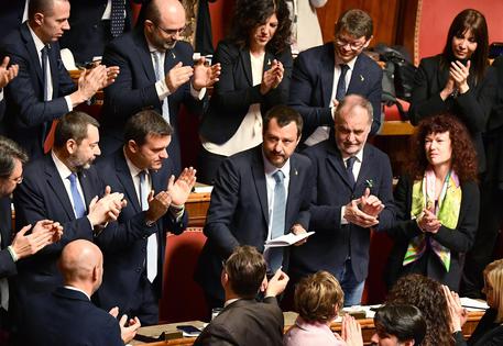 Il vicepremier e ministro dell'Interno, Matteo Salvini, al termine del suo intervento durante la discussione sulla proposta della giunta delle elezioni e delle immunità parlamentari di non concedere l'autorizzazione a procedere per reati ministeriali nei confronti del ministro Salvini nell'aula del Senato,