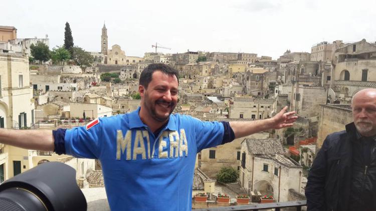 In una foto d'archivio Matteo Salvini durante una visita a Matera.